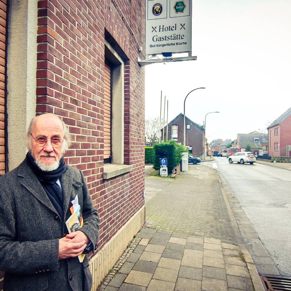 Erinnern heißt nicht vergessen: Stolpersteine und Mahnmal erinnern an erschossene Zwangsarbeiterinnen
