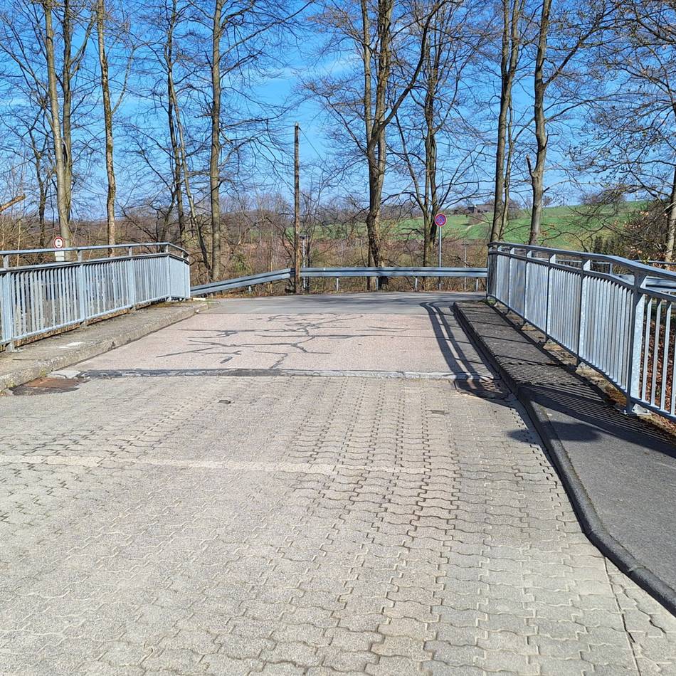 Sanierungsarbeiten in Hückeswagen: Einschränkungen durch Sperrung der Brücke Pixwaag