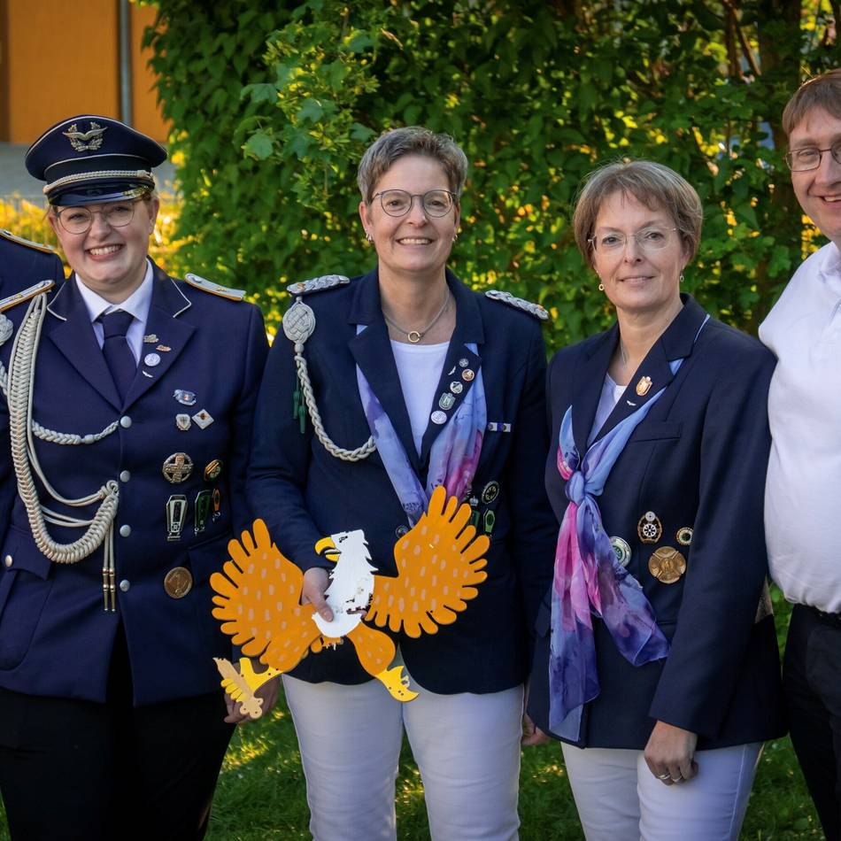 St.-Josef-und-St.-Gereon-Schützenbruderschaft: Weibliches Dreigestirn an der Spitze