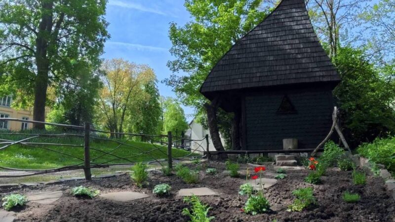 Im Schlosspark in Leverkusen: Hexenhäuschen bekommt Kräutergarten