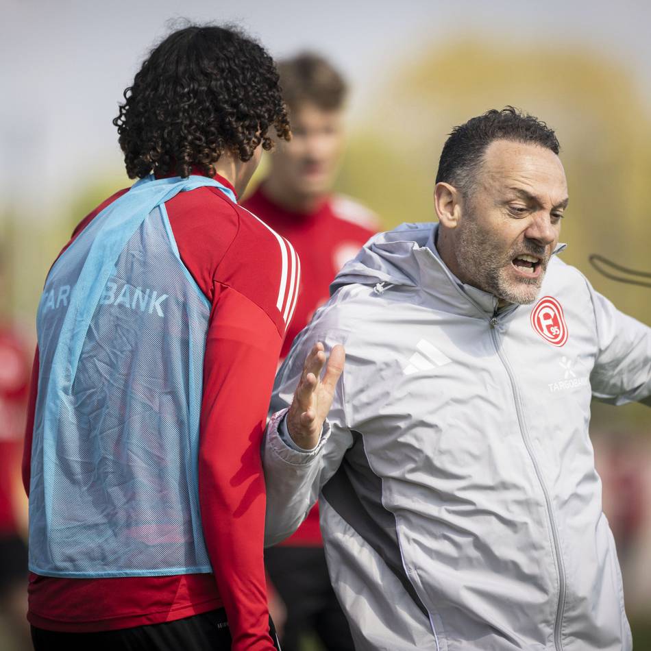 So verhält sich der neue Coach im Training: Drei Ende-Kommandos und ein Schrei, der Fortunas Fans viel Hoffnung macht