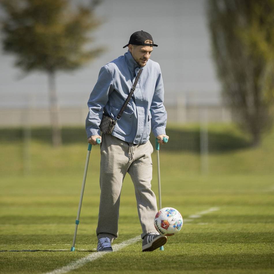 Erfolgreiche Operation nach Kreuzbandriss: Muslija findet neue Rolle bei Fortuna – „jeden Tag kommt er zu mir“