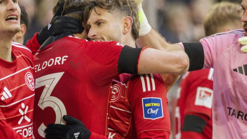 Übernehmen sie im Endspurt das Kommando?: Fortunas Stützen mit wichtigen Absprachen auf dem Rasen – Anfang außen vor