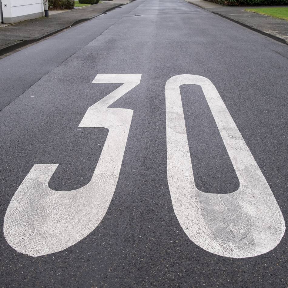 Verkehr in Mönchengladbach: Auf diesen Straßen könnte bald Tempo 30 gelten