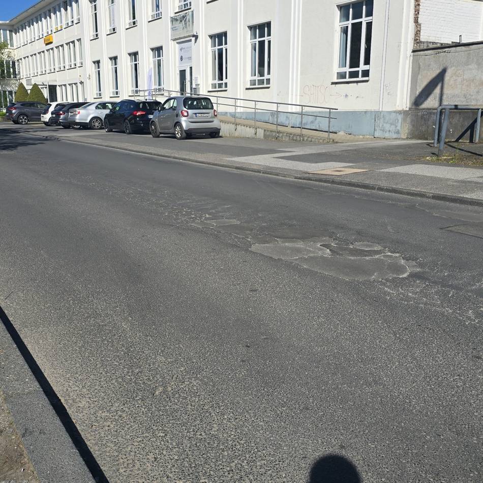 Finanzkrise in Leverkusen: Kein Geld – TBL legen Straßensanierung vorerst auf Eis