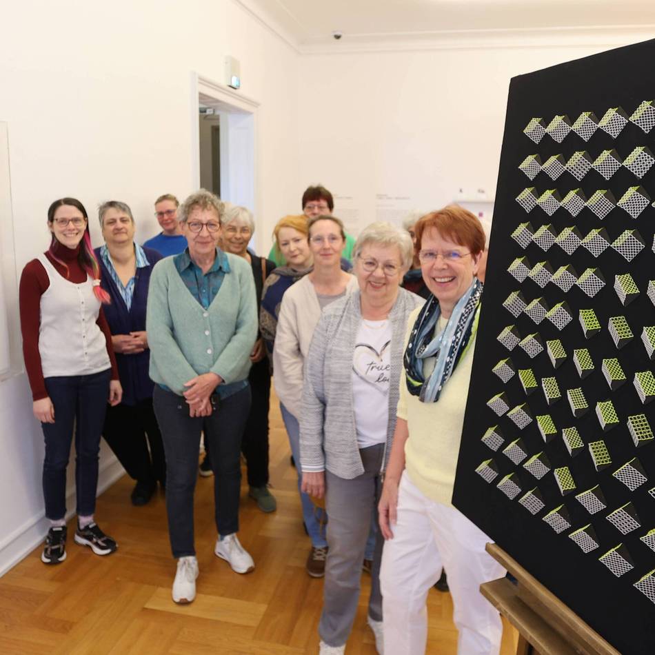 VHS Leverkusen: 130 Spitzenteile werden zu einem Kunstwerk