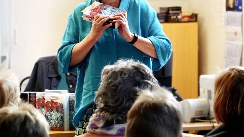 Lesung mit Diana Ahrabian: Den Blick auf die Menschen gerichtet