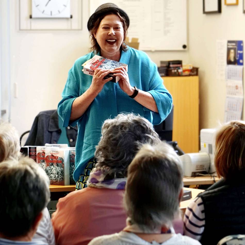 Lesung mit Diana Ahrabian: Den Blick auf die Menschen gerichtet