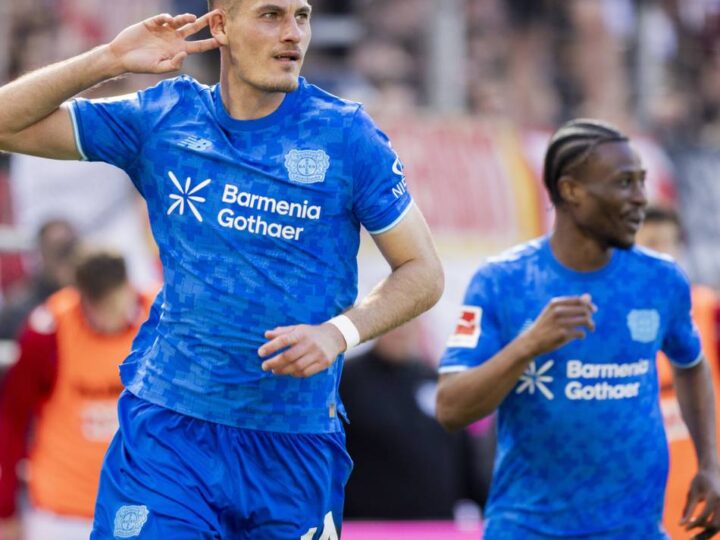 Schmeichelhafter Sieg der Werkself: Umstrittener Elfmeter ebnet Bayer den Derbysieg – Köln betreibt Chancenwucher