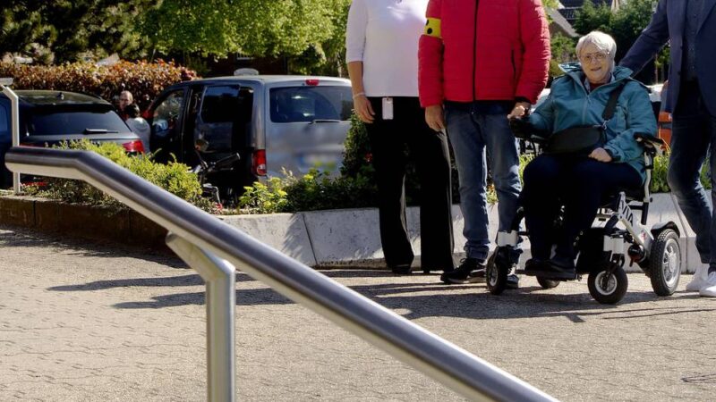 Zugang zu Sparkassen-Filiale:  „Damit ist eine Barriere in Marienbaum abgebaut worden“