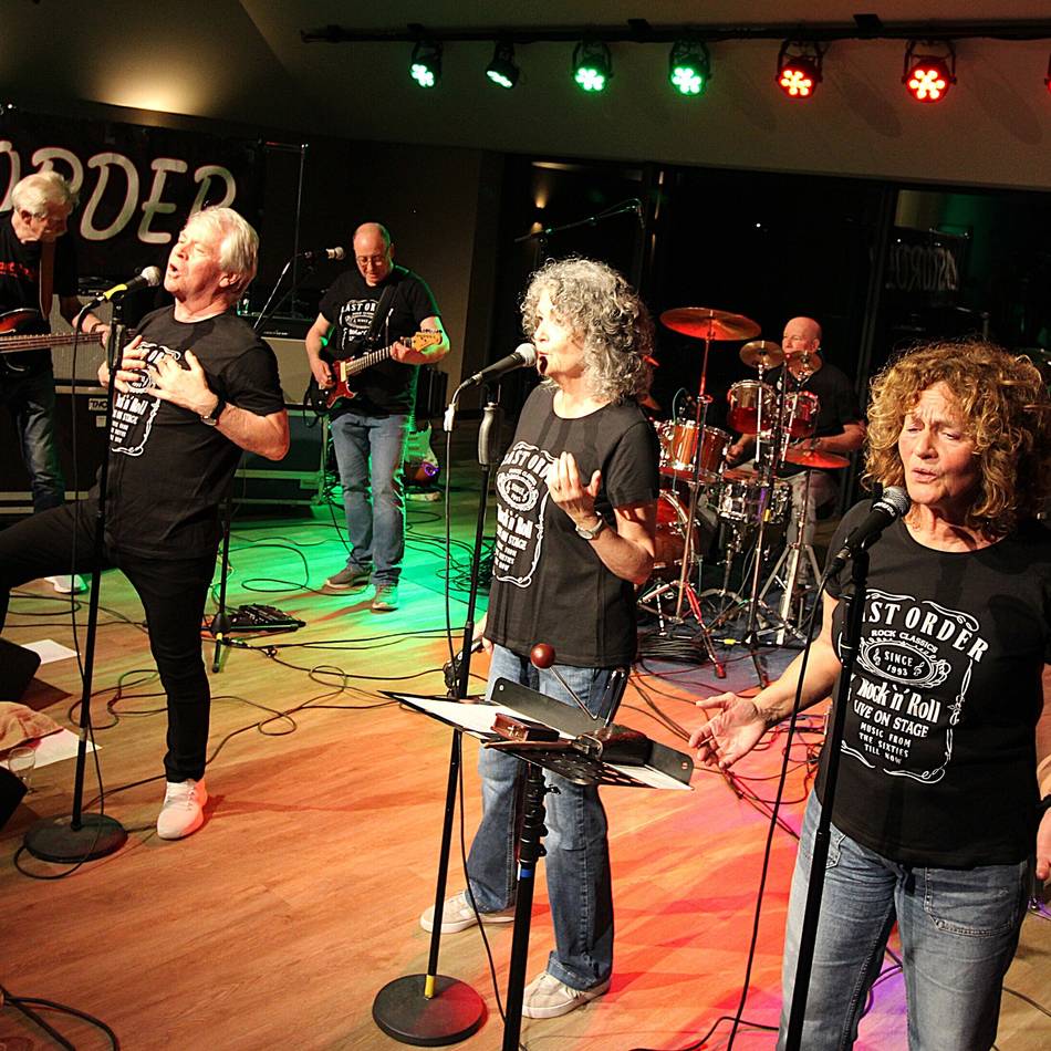 Grevenbroicher Band in den Niederlanden: „Last Order“ heizt Kessel ein