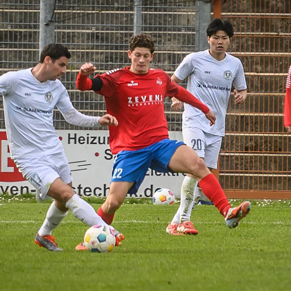 Kellerduell bei Sportfreunden Baumberg: Georg Mewes rechnet damit, dass der 1. FC Kleve noch vier Siege für die Rettung braucht