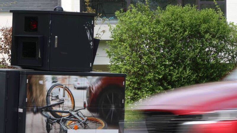 Neue Studie zu 50 deutschen Großstädten: In Leverkusen gibt es die meisten mobilen Blitzer-Kontrollen