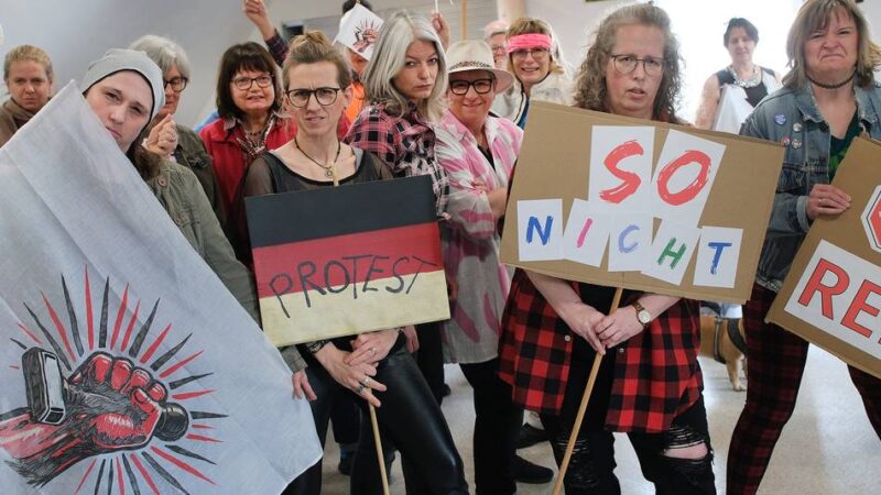 „Frohsinn“ probt in Heiligenhaus: Politsatire in Schmunzel-Musical-Form