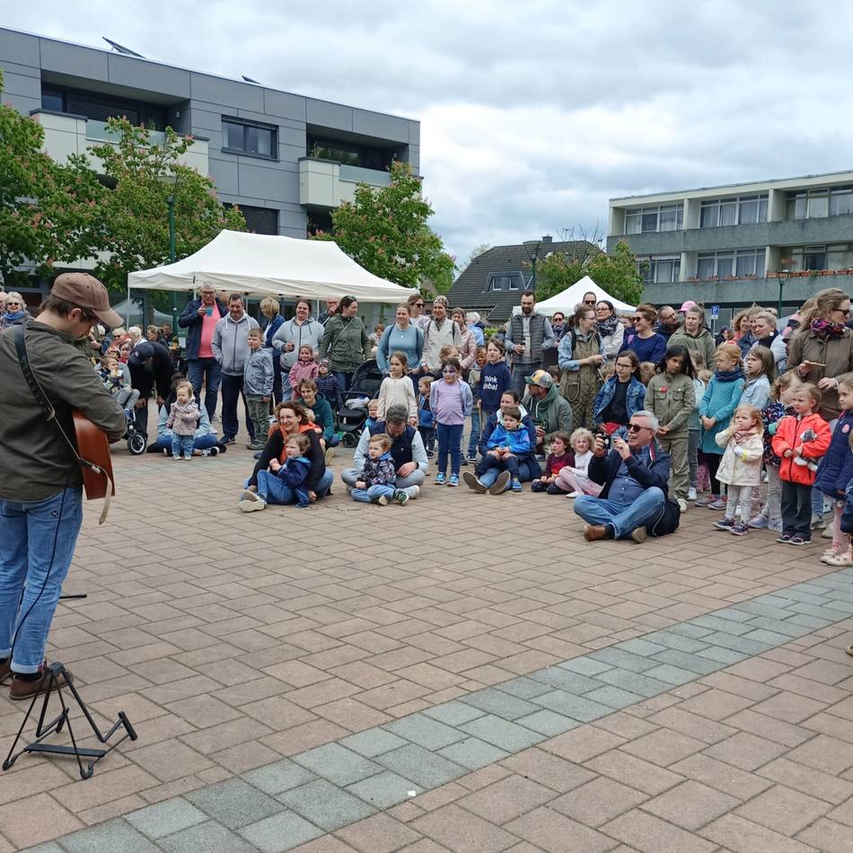 Initiative Lebendiger Minoritenplatz: Menschen und Vereine beim Nachbarschaftsfest kennenlernen