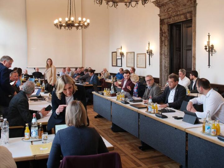 Haushalt für Heiligenhaus beschlossen: Ringen zwischen Wunsch und Wirklichkeit