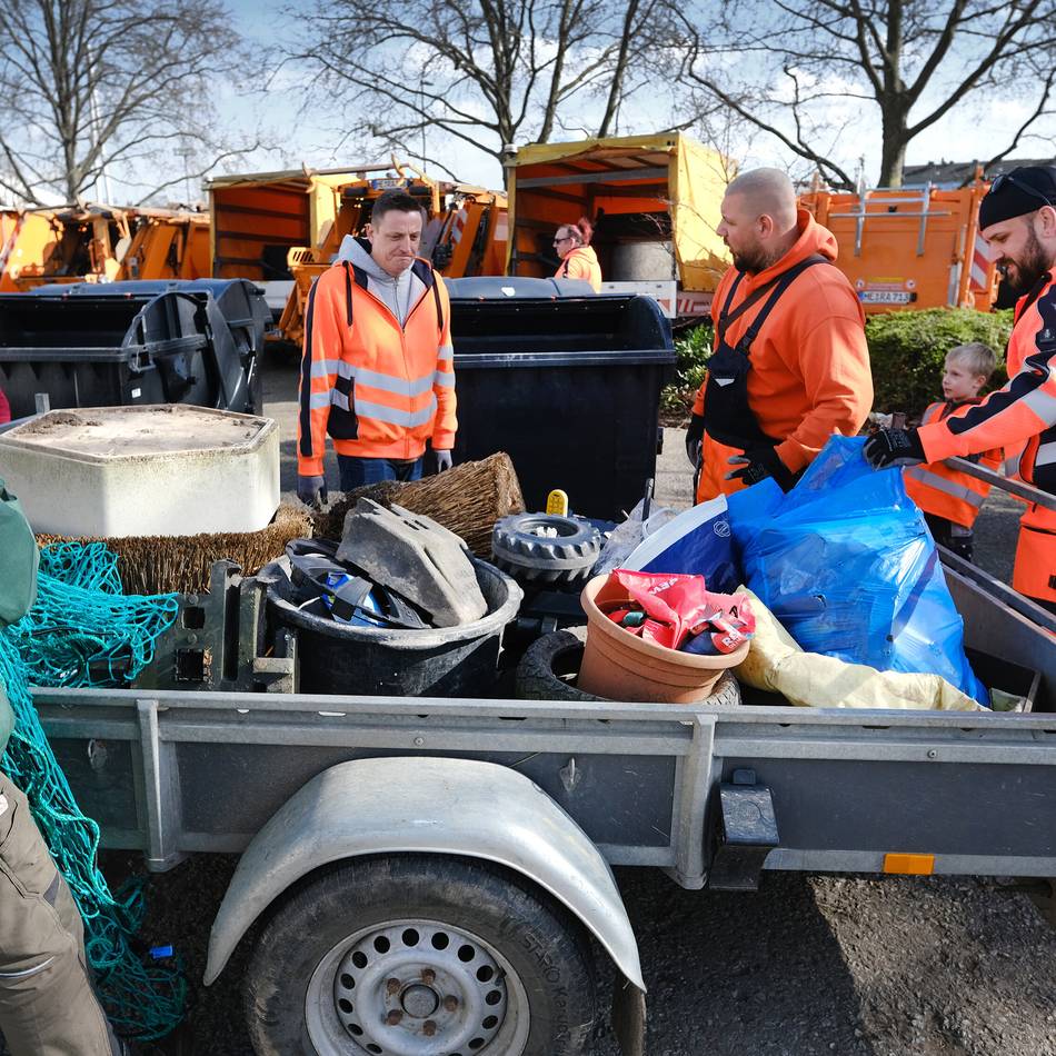 Mülldetektive im Einsatz: So kämpft die Stadt gegen Müllsünder