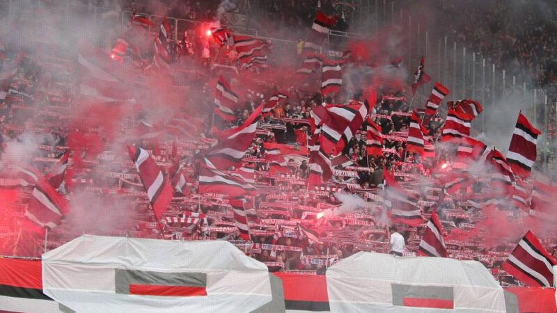 „Das trifft einen“: Fortuna-Vorsänger läuft nach Abpfiff auf den Rasen – deutliche Botschaft an die Mannschaft