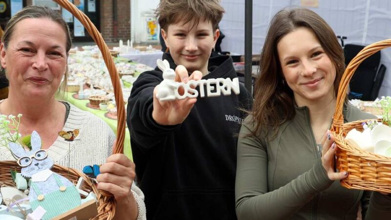 Händer in Opladen zufrieden: Ostermarkt trotzt dem wechselhaften Osterwetter