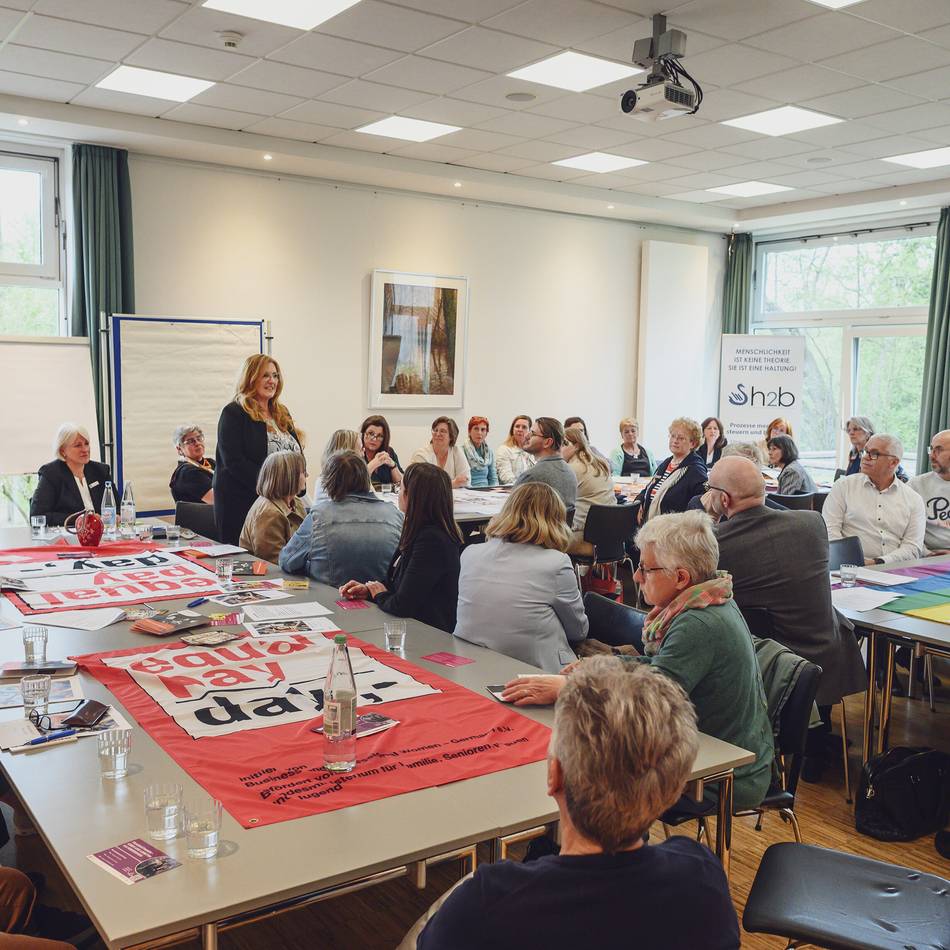 Debatte in der Klever Wasserburg: Wie steht es um die Gleichberechtigung in der Region?