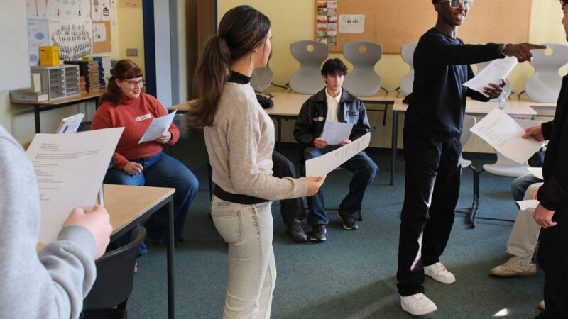 Realschule Heiligenhaus: Probe: Große Oper im kleinen Stuhlkreis