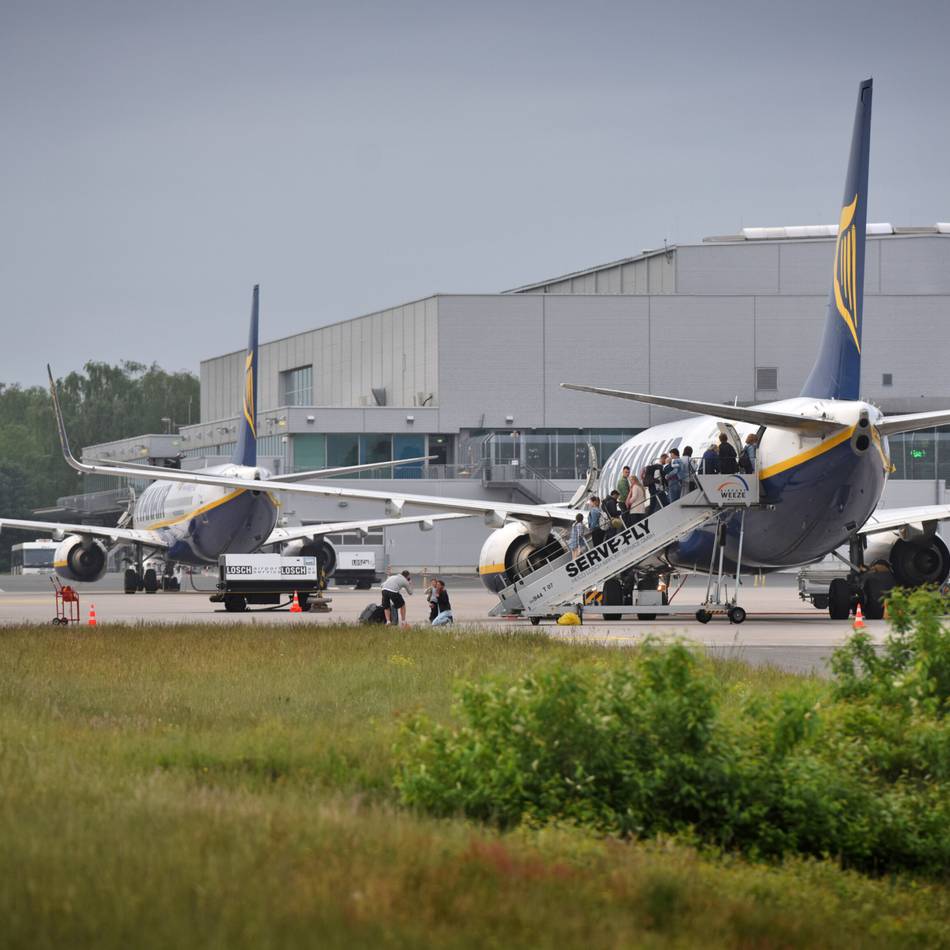 Festnahme am Airport Weeze: Wegen 140 Euro wäre die Reise fast zu Ende gewesen