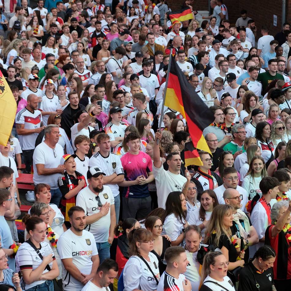 Herausforderung für Fußballfans: WM-Anstoßzeiten fordern lange Nächte – über die Hälfte aller Spiele starten nach 0 Uhr