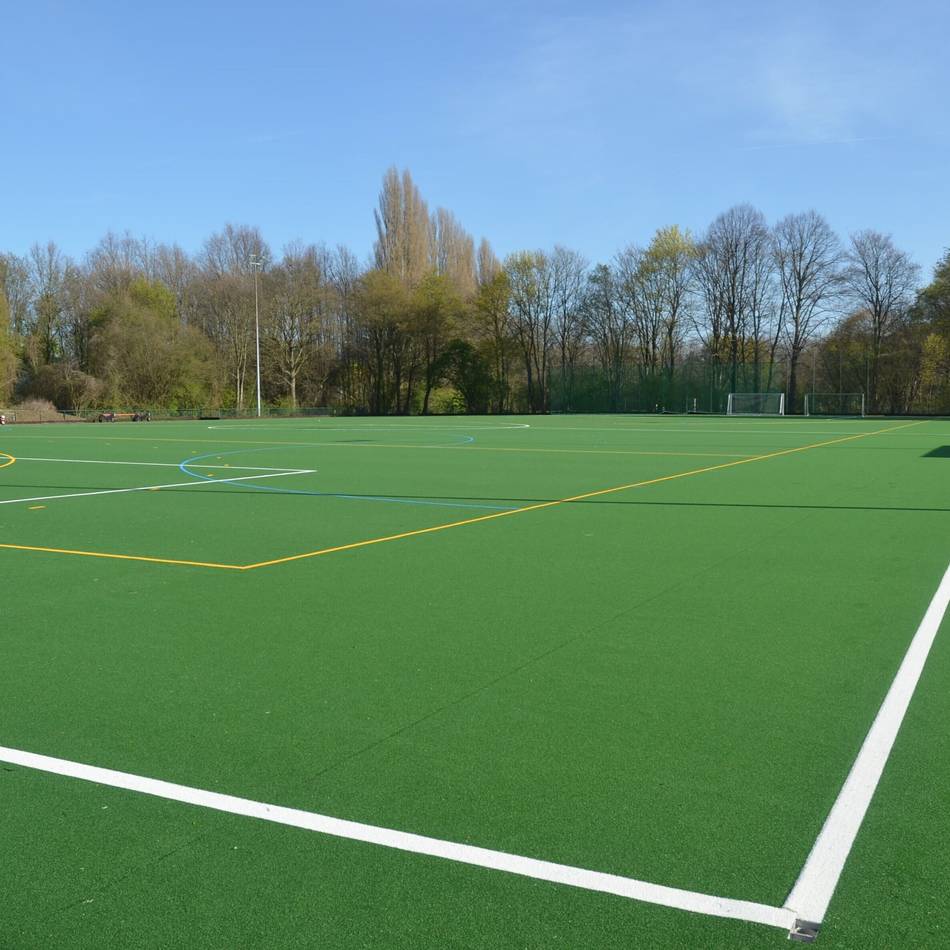 Sport in Meerbusch: Neuer Kunstrasenplatz am Eisenbrand ist fertig