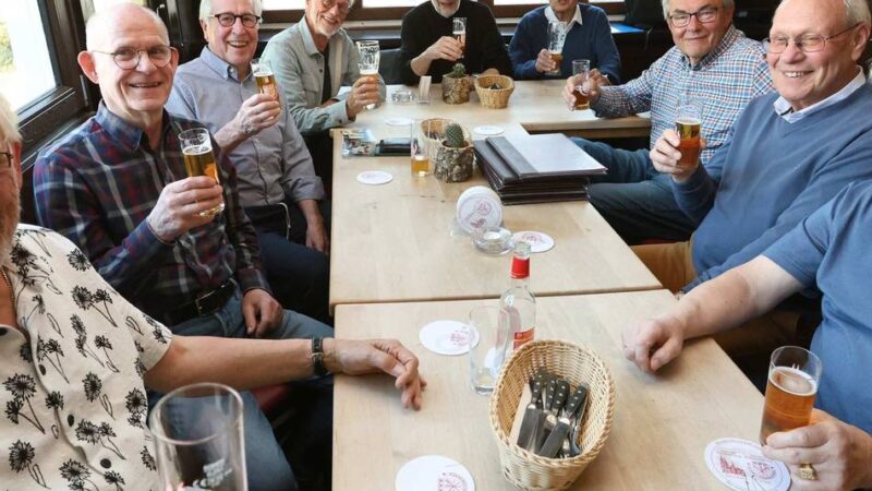 Klassentreffen in Leverkusen: Ehemalige Realschüler feiern Wiedersehen nach 60 Jahren