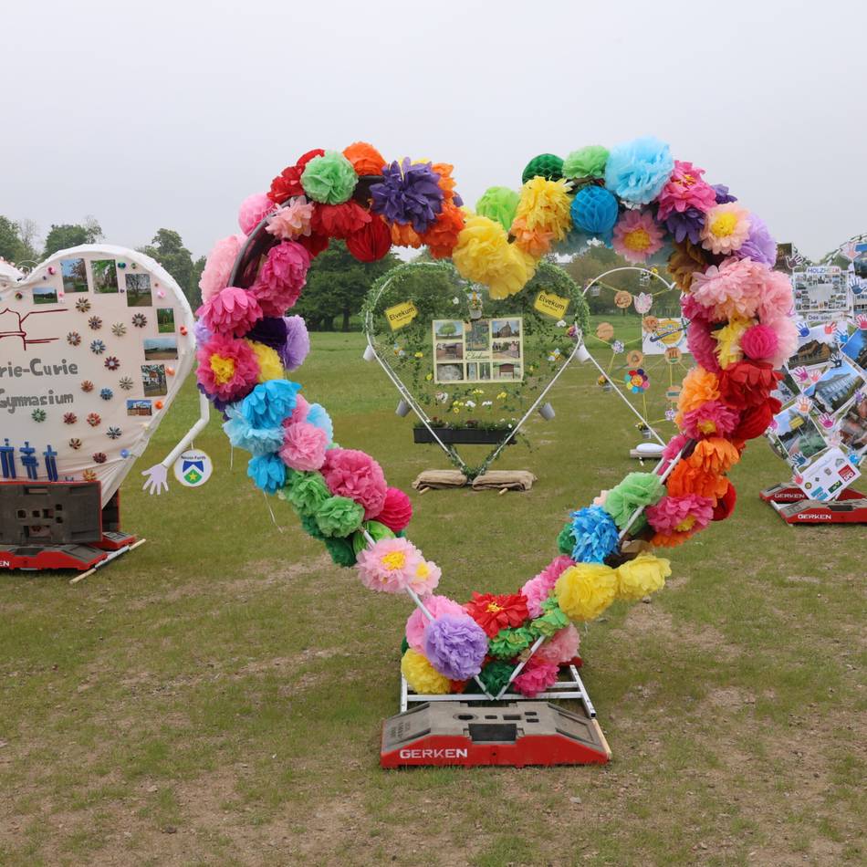 Aktion von Grünes Herz begeistert Laga-Gäste: 17 Herzen schlagen für Neuss und zeigen die Vielfalt der Stadt