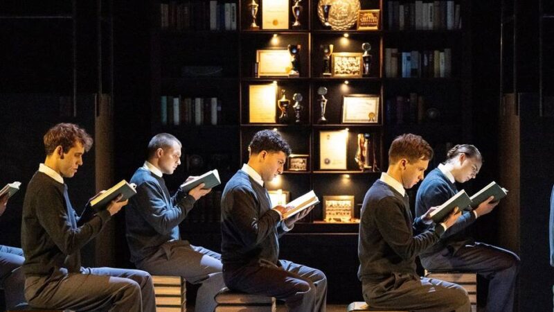 Kulturprogramm in Leverkusen: „Ein Käfig voller Narren“ erobert das Forum