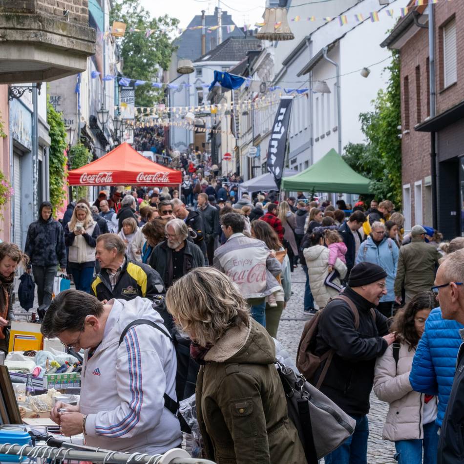Flohmarkt in Mönchengladbach: 80 Stände locken Trödelfans in die Altstadt