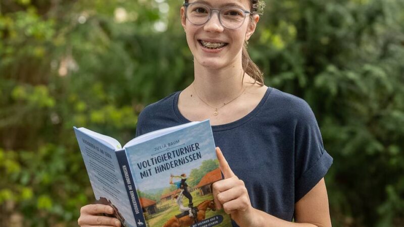 Kinderbuch über das Voltigieren: 15-jährige Neusser Autorin liest auf Leipziger Buchmesse