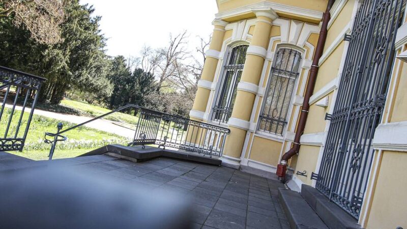 Forderung von Wählergemeinschaft: Immer wieder Vandalismus im Grevenbroicher Stadtpark – Ruf nach Videoüberwachung