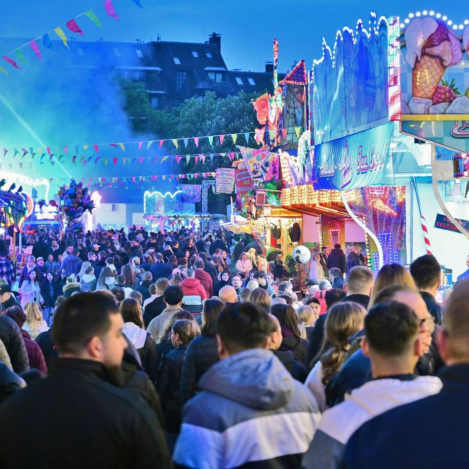 Kirmes in Krefeld: Tanz in den Mai auf der Sprödentalkirmes