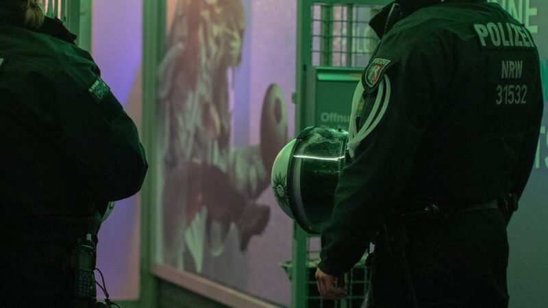 Clankriminalität in Duisburg: Polizei stellt Kokain und Munition bei Razzia sicher