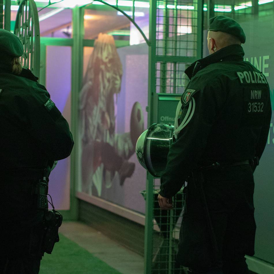 Clankriminalität in Duisburg: Polizei stellt Kokain und Munition bei Razzia sicher