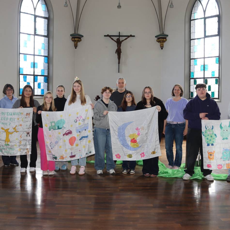 Stille Geburt in Geldern: Seidentücher sollen Paaren Trost spenden