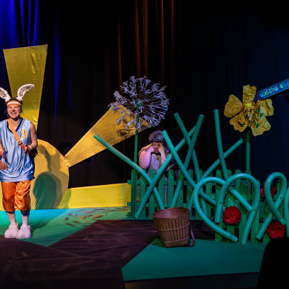 Premiere im Neusser TAS: Hase und Igel sind nur zusammen stark