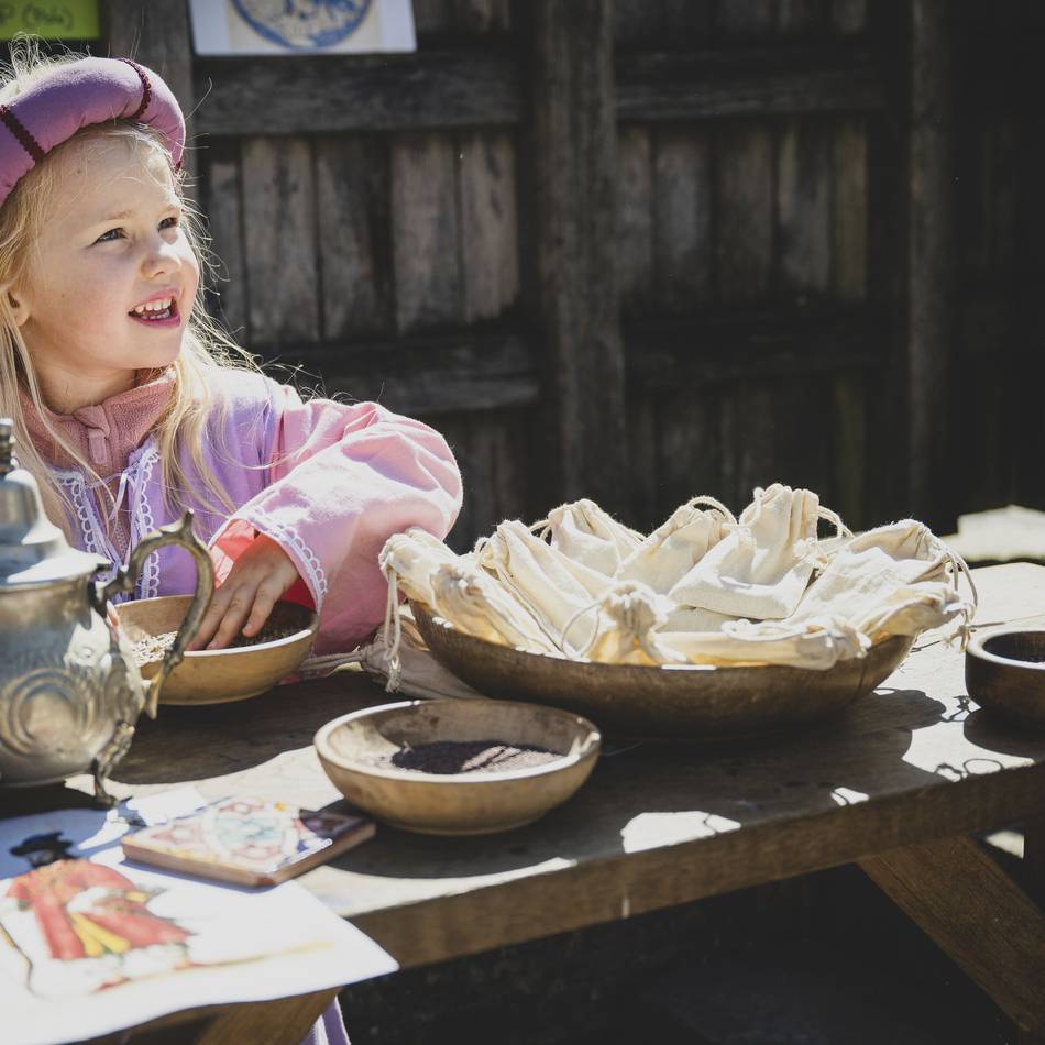 Mittelalterliche Lernstadt in Moers: So startet die Saison 2026 im Musenhof