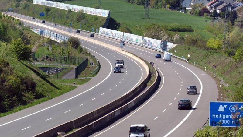 Großprojekt wird fortgesetzt: A44-Lückenschluss nimmt nach Jahren Fahrt auf