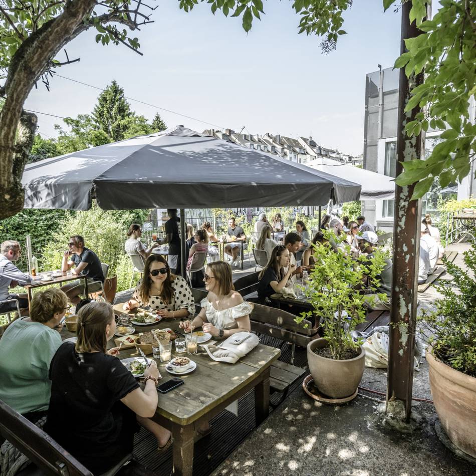 Weniger Bürokratie, mehr Plätze: Düsseldorf vereinfacht Genehmigungsverfahren für Außengastronomie