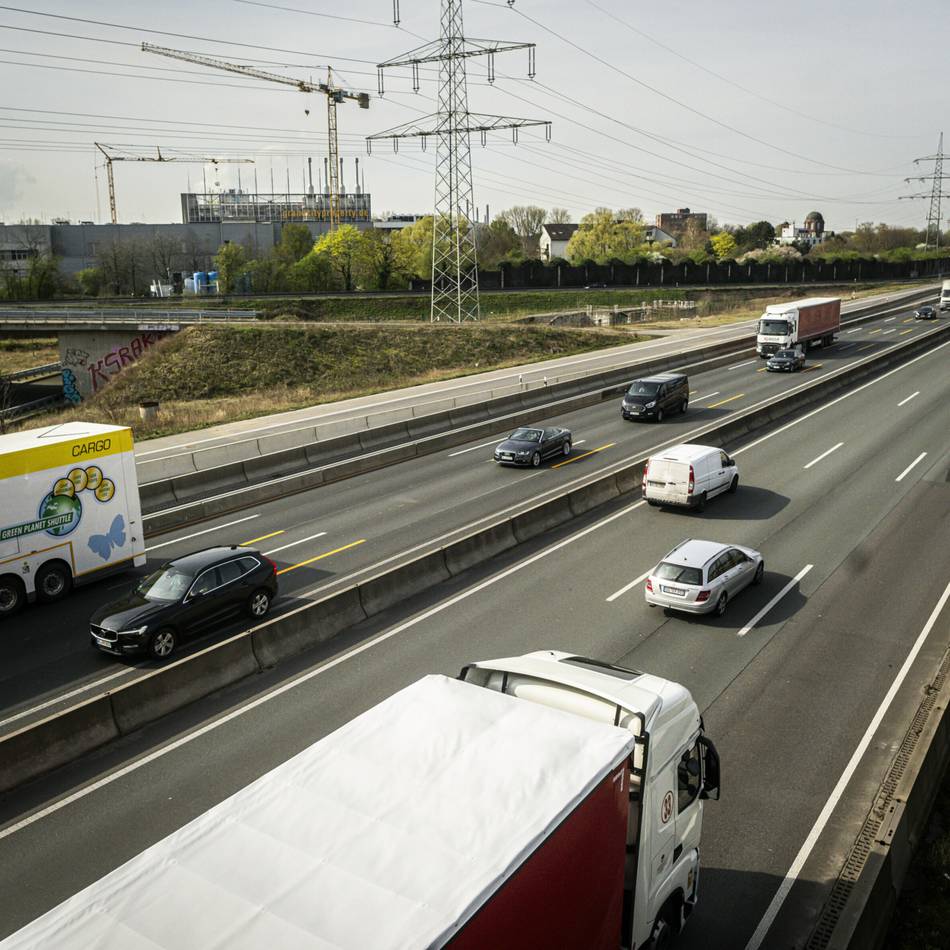 In Fahrtrichtung Düsseldorf: Markierungsarbeiten – Anschlussstellen der A46 gesperrt