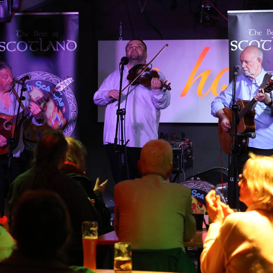 Konzert im To Hoop: Schotten von „North Sea Gas“ sorgten für gute Laune