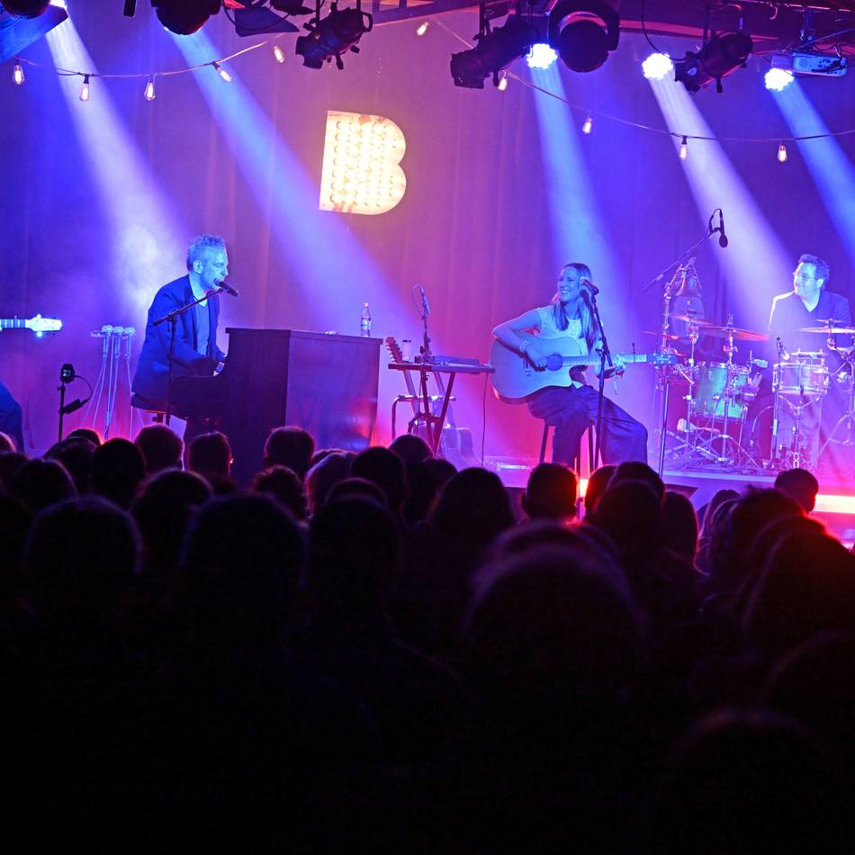 Drei Konzerte in Mönchengladbach: Von Queen bis Falco – Booster nimmt Fans mit auf Zeitreise