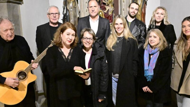 „Faust“ in Mönchengladbach: Mephisto und Gott streiten in der Münster-Krypta