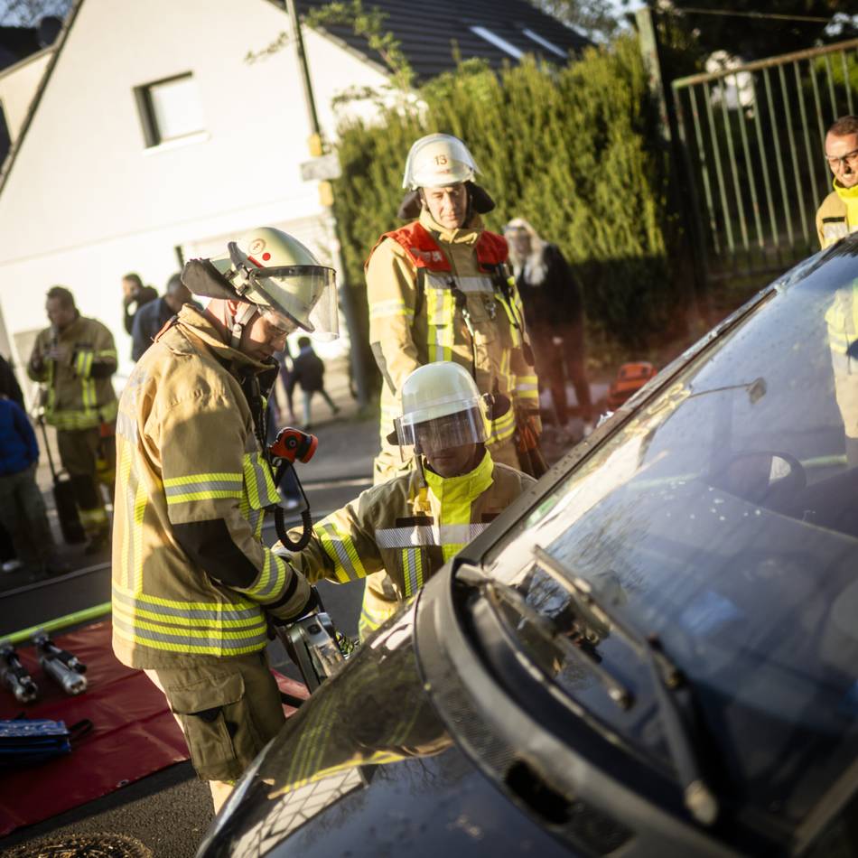 Aktion in Kalkum: Freiwillige Feuerwehr wirbt mit Mitmach-Übungen um Nachwuchs