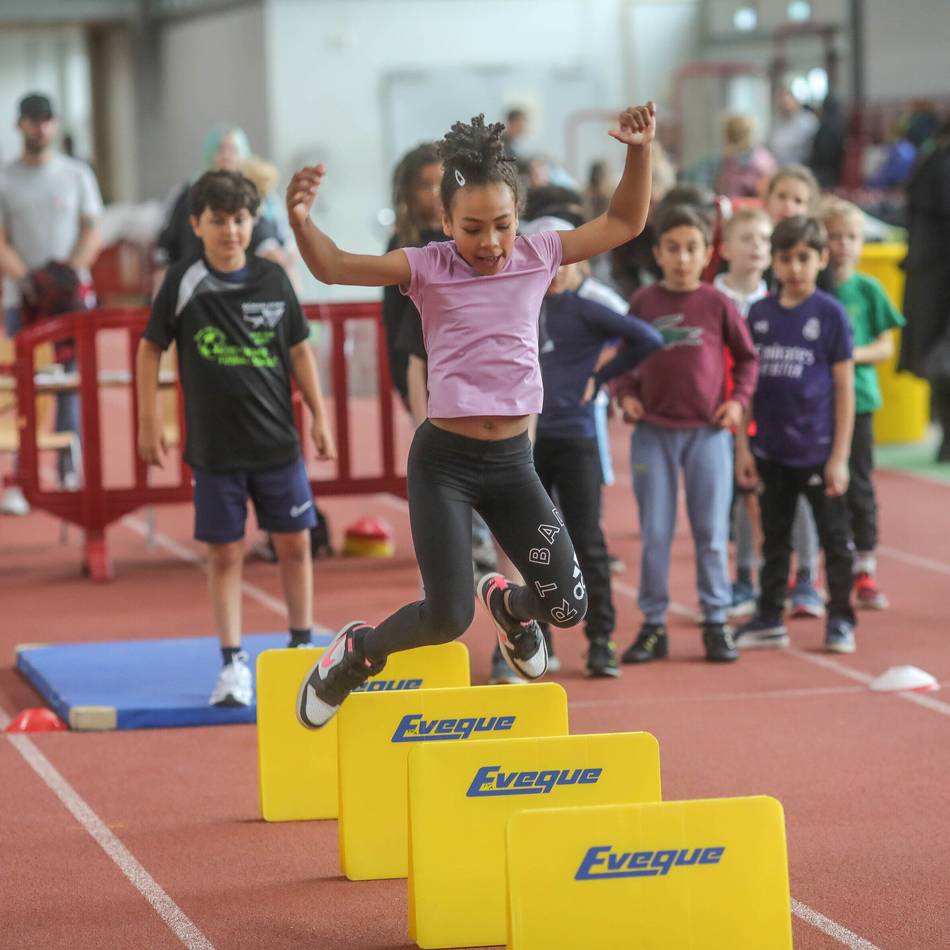 Im Arena-Sportpark in Düsseldorf: Kanu, Leichtathletik und olympische Sportarten – Kinder können 50 Sportangebote testen