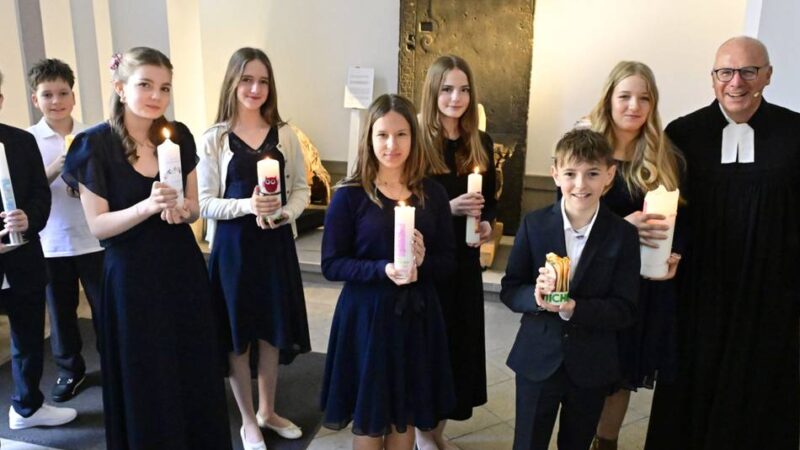 Feier in der Christuskirche: Prince und U2 erklingen bei Konfirmation in Mönchengladbach