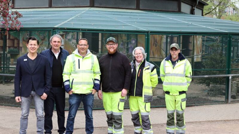 Bunter Garten in Mönchengladbach: Die Vogelvoliere erstrahlt in neuem Glanz